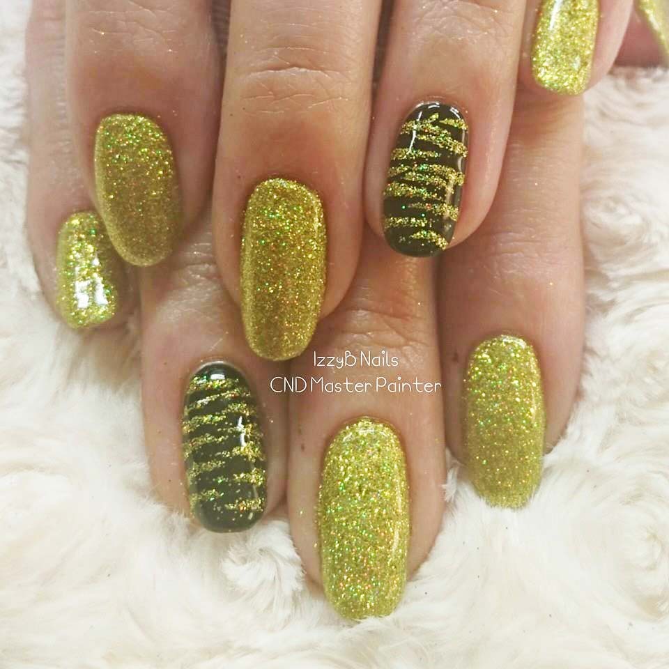 Izzyb Nails on Facebook