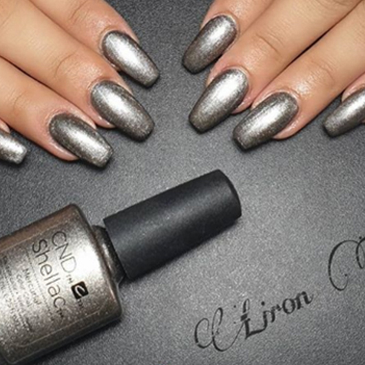 Shellac Mercurial לק ג'ל היפואלרגני בצבע כסף כהה מטאלי אטום | לק ג'ל ...