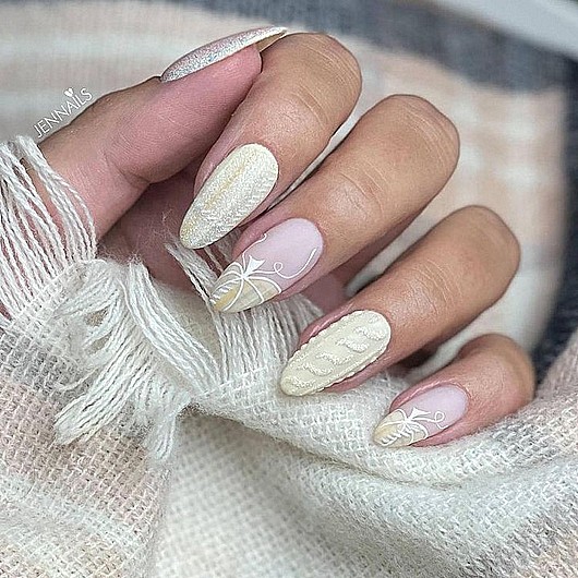 Shellac White Button Down לק ג'ל היפואלרגני שמנת בהיר חצי שקוף | לק ג'ל ...