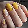 Shellac Catching Light לק ג'ל היפואלרגני בצבע צהוב חם עם זוהר מנצנץ