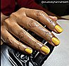 Shellac Catching Light לק ג'ל היפואלרגני בצבע צהוב חם עם זוהר מנצנץ